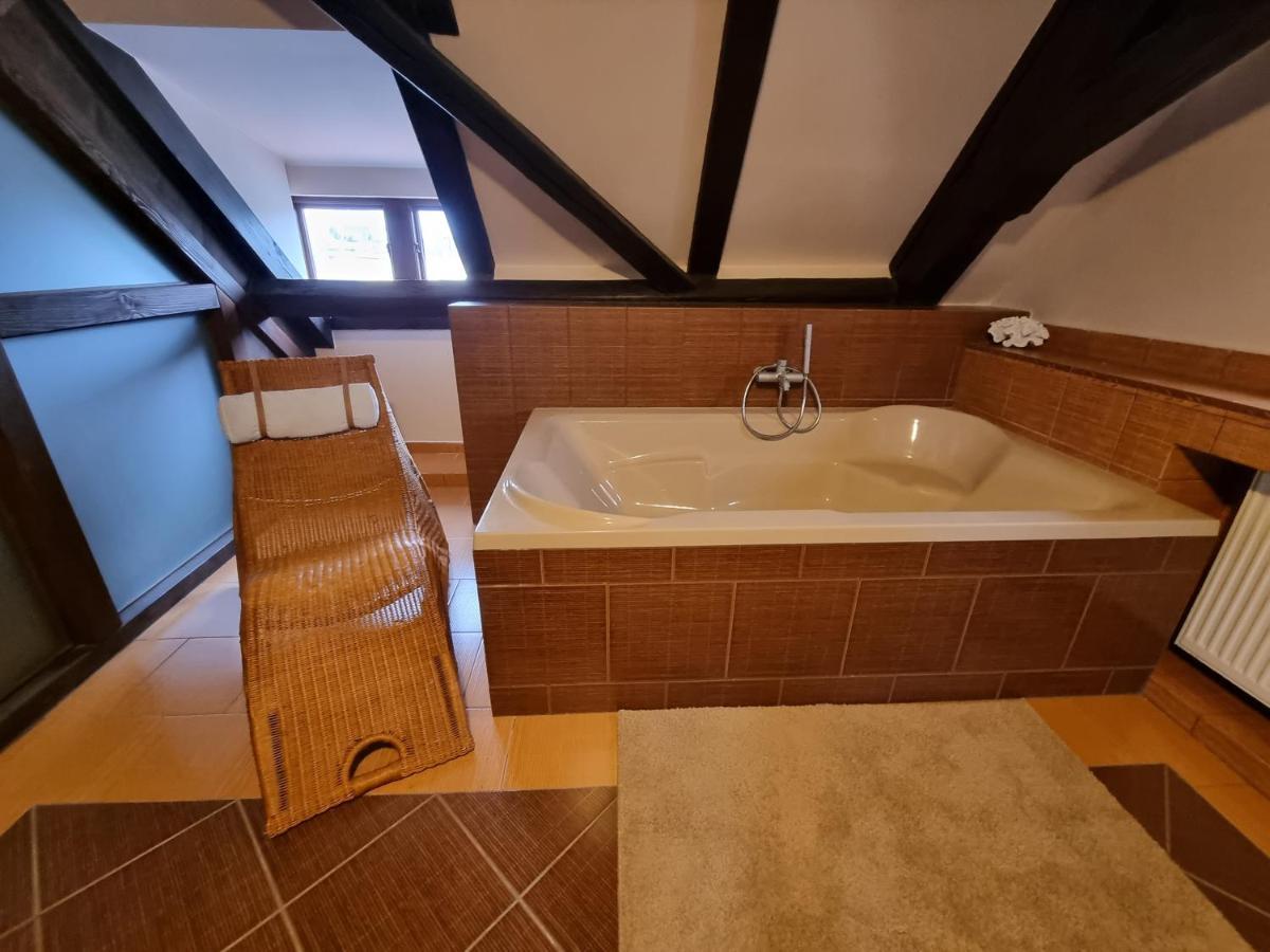 Galerie Vila Lucia 5 -Loft Apartman Plzeň Kültér fotó