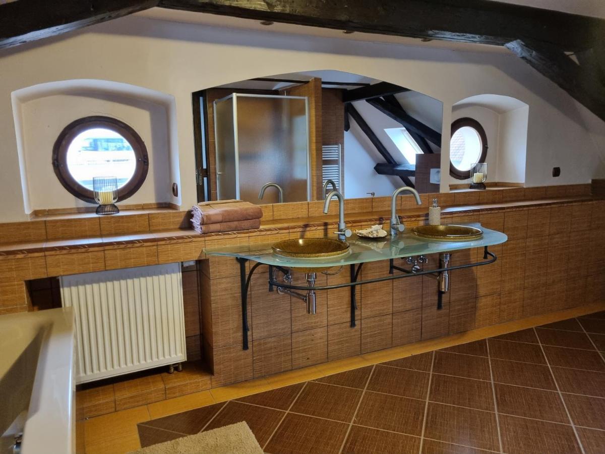 Galerie Vila Lucia 5 -Loft Apartman Plzeň Kültér fotó